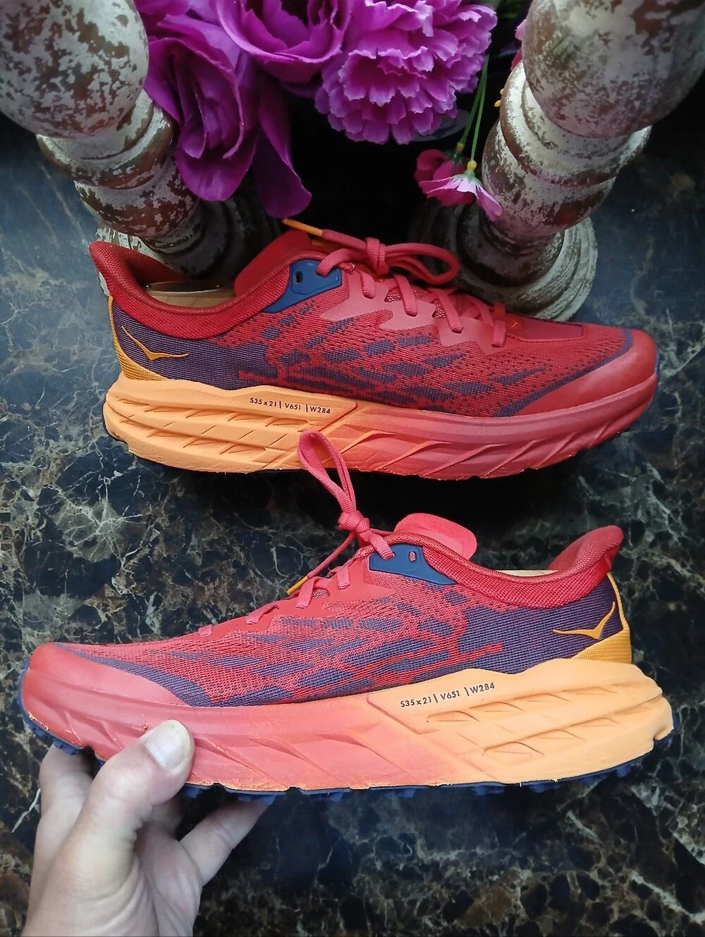 Hoka One Speedgoat 5 Trail Hiking/Athletic Training Shoes Size 9 Men/10.5 Women